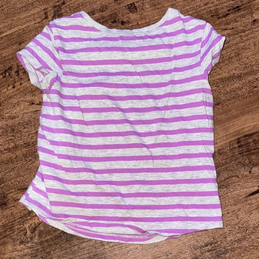 Old Navy Kids Tee in Lavender and White Stripes